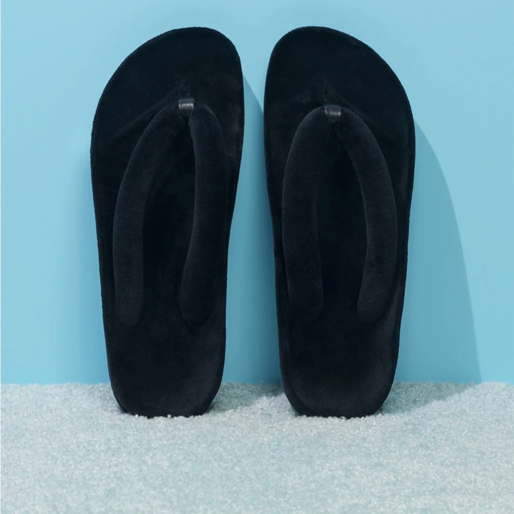 Frankies Bikinis Black Puffer Padded Flip Flops